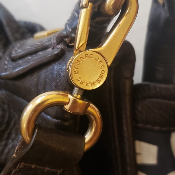 EUC MARC BY MARC JACOBS CLASSIC Q BROWN LEATHER FLAP SATCHEL CROSSBODY - Picture 4 of 12